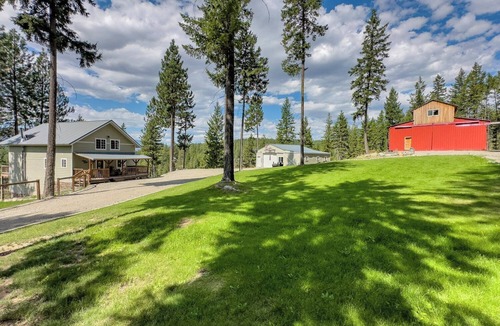 Bonners Ferry House | One Small Rv Space North of Bonners Ferry. 50 Amp, Water, Sewer. Ask about pets