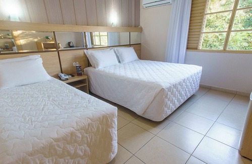 Foz do Iguacu City Centre Hotel | One Unit | Free Breakfast | Gym Access | Near Park