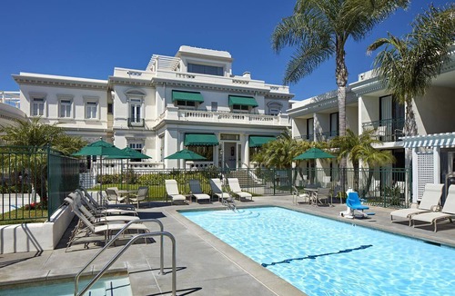 Coronado Hotel | One Unit | Private Parking | Near Beach