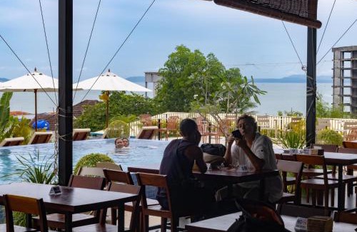 Sihanoukville City Centre Hostel | Onederz Sihanoukville - 10 mins walk from the Tourism Pier