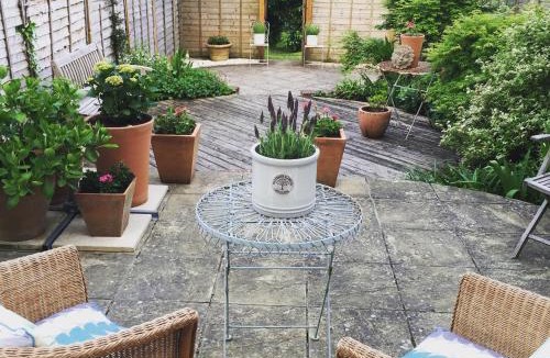 Cowes Bed & Breakfast | Onefifty