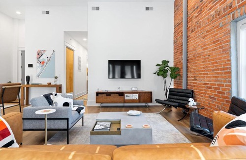 Wilmington Apartment | OneTreeHill Villa Downtown Riverwalk Live Oak