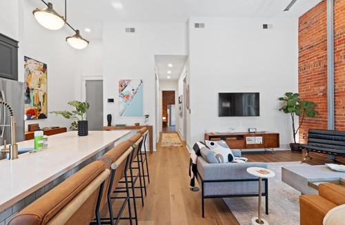 Wilmington Apartment | OneTreeHill Villa Downtown Riverwalk Live Oak