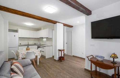 Onil House | Onil Reformed Petfriendly Home with WIFI