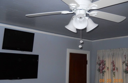 Detroit House | ONLY 6 MILES SOUTH OF DOWNTOWN DETROIT! 3 BEAUTIFUL BEDROOMS IN A BUNGALOW!