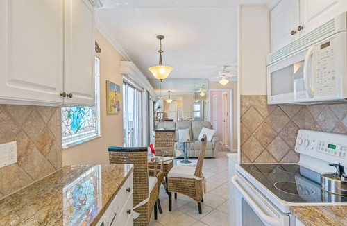 Venice Condo | Only steps from the Beach
