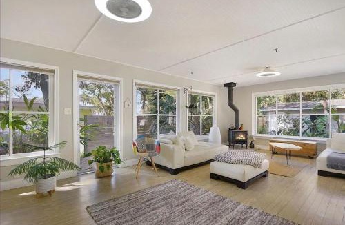 St. Augustine House | Onyx House King Size Beds Bikes Games Wine