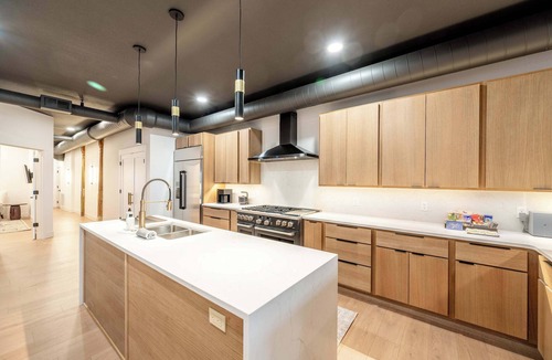 Sheridan Condo | Onyx | Luxury Executive Loft Overlooking Main | Vibrant Fireplaces, King Bed