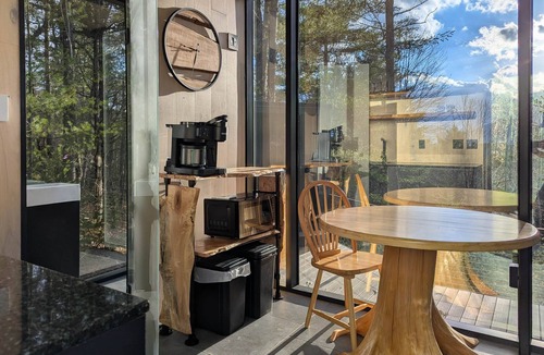 Jay Cabin | ÖÖD Whiteface at Jay - Scandinavian Mirror Cabin