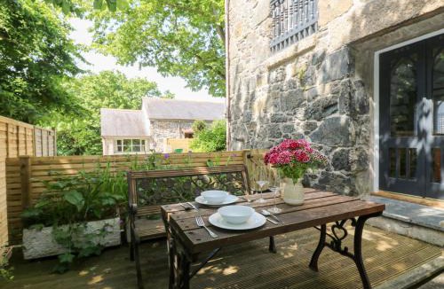 Mullion House | Oofoos Barn