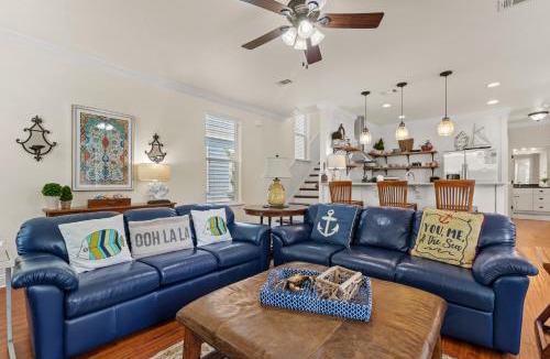 Villages of Crystal Beach House | Ooh La La