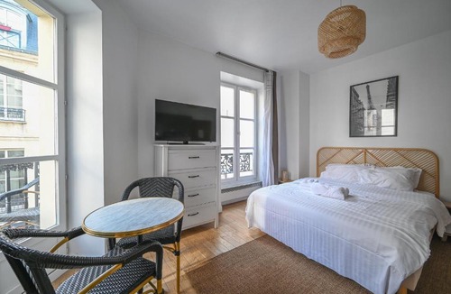 Gaillon Apartment | Opéra 2