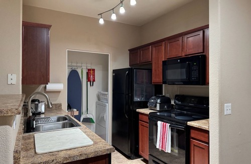 Encanto Condo | Opal Stone-Cozy 1-bedroom condo AC, WiFi full kitchen close to downtown Phoenix