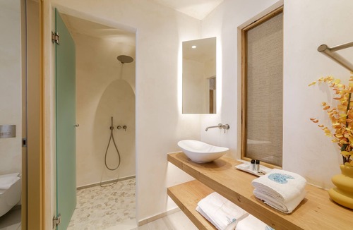 Perissa Hotel | Opalia Suites