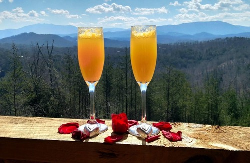 Sevierville Cabin | Open 8/9-13, 18-23 Stairway to Heaven, Secluded, Elegant, Breathtaking Views!