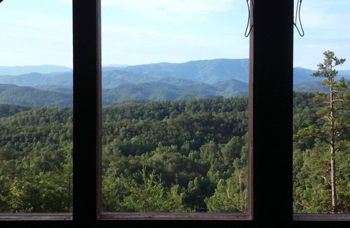 Sevierville Cabin | Open 8/9-13, 18-23 Stairway to Heaven, Secluded, Elegant, Breathtaking Views!