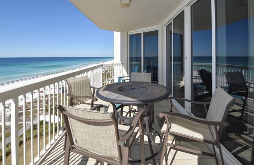 Destin Condo | Open-concept, bright beachfront getaway w/private balcony!
