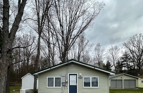 Big Rapids House | Open Concept Wooded Retreat Along the Muskegon River - Fishing, Boating, Ferris