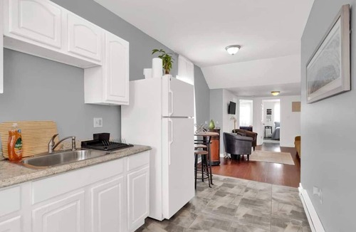 Norris Square Apartment | Open Flat by Park & Metro
