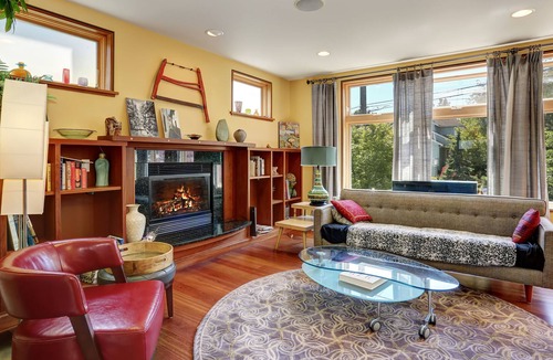 Phinney Ridge House | Open Floor Plan Home In Quiet Family Neighborhood in Phinney Ridge