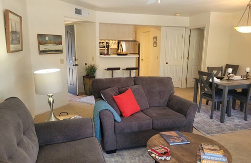 Tucson Condo | Open Floor plan with Spectacular Mountain Views from Dining & Master Balcony