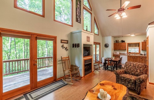 Franklin Cabin | Open Large Wrap Around Deck - Gas Grill - Gas Fireplace
