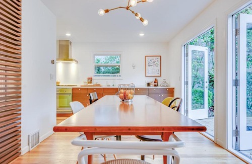 Stevens House | Open Layout with Patio! Cozy 2BR by the UW Arboretum home
