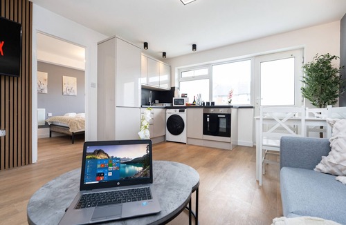 South Hayling Apartment | Open Mind Property - 8 Guests, 4 Beds & Free Parking