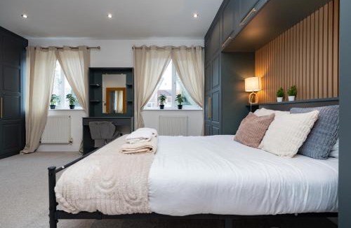 Fareham House | Open Mind Property- 6BRHome, HotTub & Free Parking