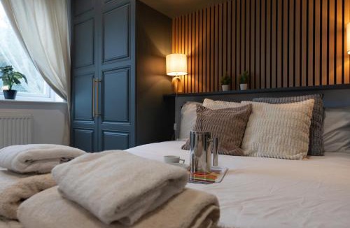 Fareham House | Open Mind Property- 6BRHome, HotTub & Free Parking