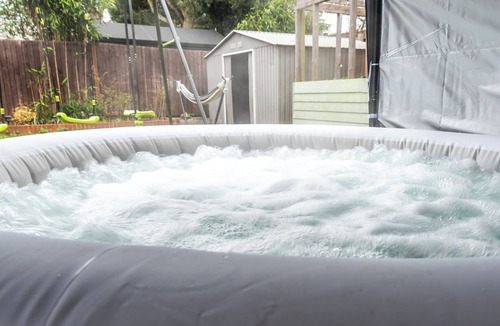 Fareham House | Open Mind Property- 6BR Home, Hot Tub & Free Parking