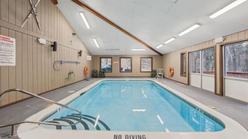 North Creek House | Open Pit - Summit at Gore Mountain by AvantStay
