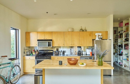 Richmond Apartment | Open plan 2 story corner loft on Division Street. 2 balconies, nbeautiful views!