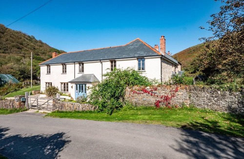 Bideford House | Open-plan, beautiful family house, near beach. Now re-open for bookings