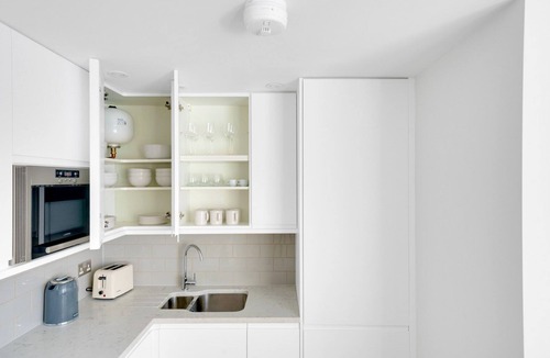 Bishop's Apartment | Open plan Waterloo, 1BR, New build, terrace, by Blueground