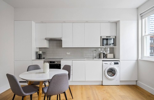 Bishop's Apartment | Open plan Waterloo, 2BR, New build, terrace, by Blueground