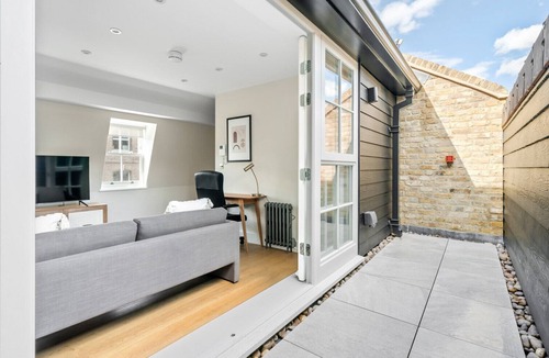 Bishop's Apartment | Open plan Waterloo, 2BR, New build, terrace, by Blueground