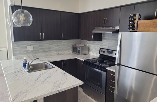 L'Amoreaux House | Open & Spacious 2bd/2.5bath Townhouse w/2offices