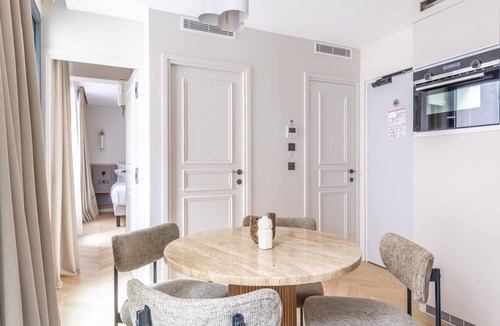 Chaussee-d'Antin Apartment | Opera - 2 Bdr/2 living rooms connecting apart.