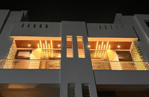 Agra Apartment | Ophelia