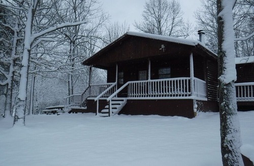 Eckerty Cabin | Opimum cabin 12 with Jacuzzi and HOT TUB on Patoka Lake in Southern Indiana