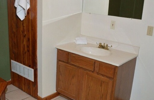 Eckerty Cabin | Opimum cabin 12 with Jacuzzi and HOT TUB on Patoka Lake in Southern Indiana