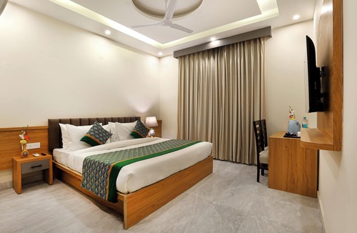 Udyog Vihar Hotel | OPO Essential Sec 21