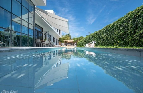Pardes Hanna Villa | Oppa - accommodation villa in the atmosphere of a Hollywood movie