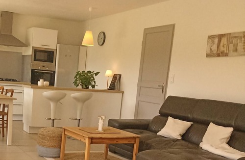 Menerbes Villa | Opposite one of France's most beautiful villages, fully renovated and close to tourist attractions
