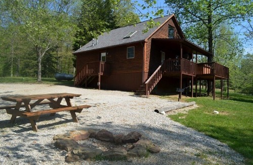 Eckerty Cabin | Optimum cabin 9 with jacuzzi and HOT TUB on Patoka Lake in Southern Indiana