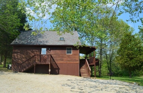 Eckerty Cabin | Optimum cabin 9 with jacuzzi and HOT TUB on Patoka Lake in Southern Indiana