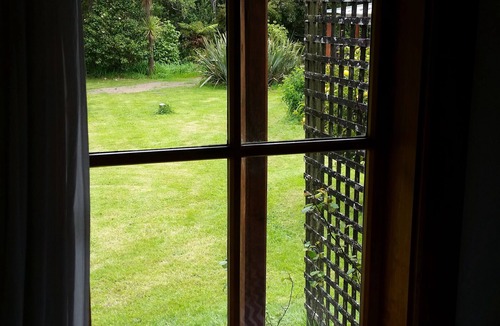 Collingwood Cottage | Opua Garden Cottage, sleeps 3