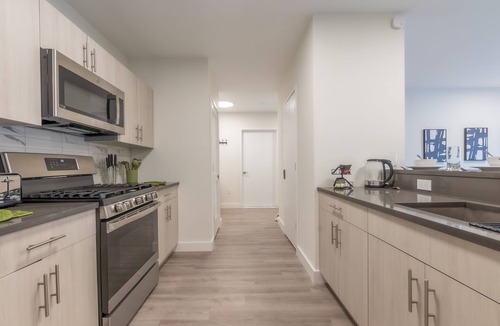 Orange Apartment | Opulence in Olive with Free Parking+ 2 Bath & Sleeps 8.✨20% OFF 7days✨