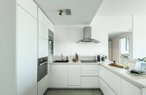 Tel Aviv Apartment | Opulent Ease 2BR Apt in Midtown High-Tech Complex - Sea & City Views